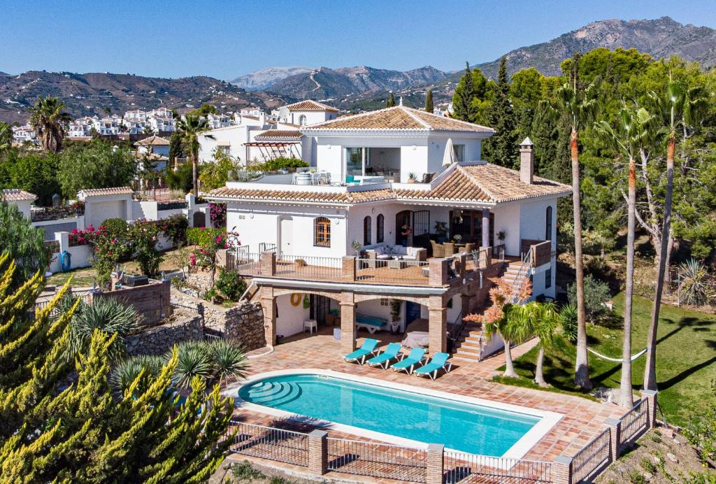 10-12-bed house in Nerja Frigiliana, Costa del Sol - 1