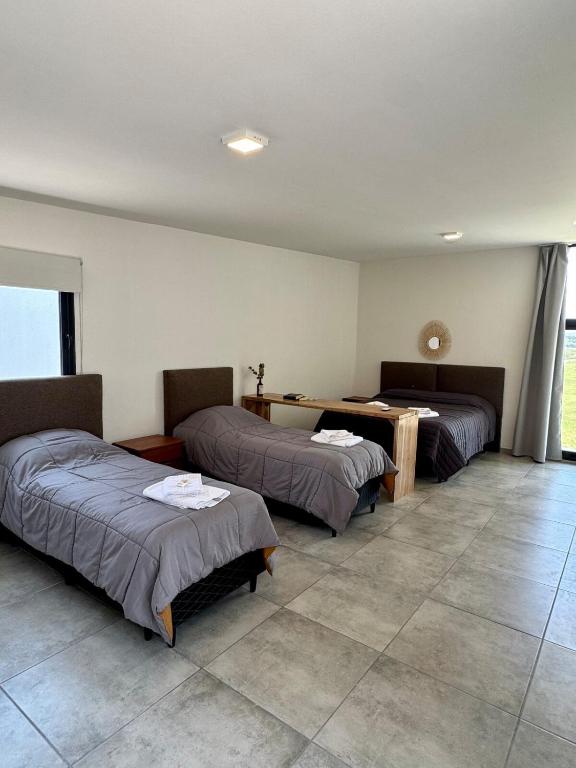 Duplex con pileta frente a lago Los Molinos - 5