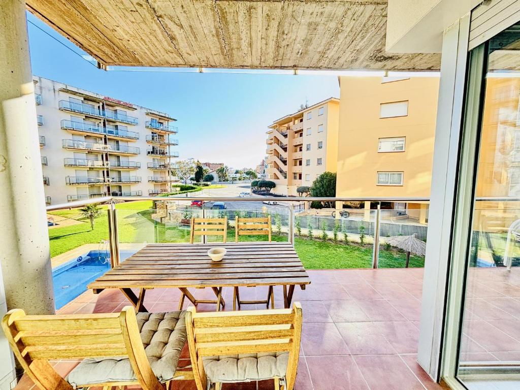 Apartamento en Roses con Terraza Privada y Parking - ES-258-185 - 5