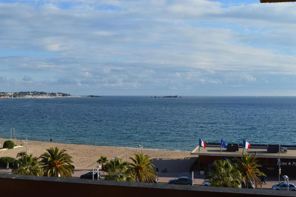 FS020-1504 Appt Studio cabine 4 personnes FREJUS - 2