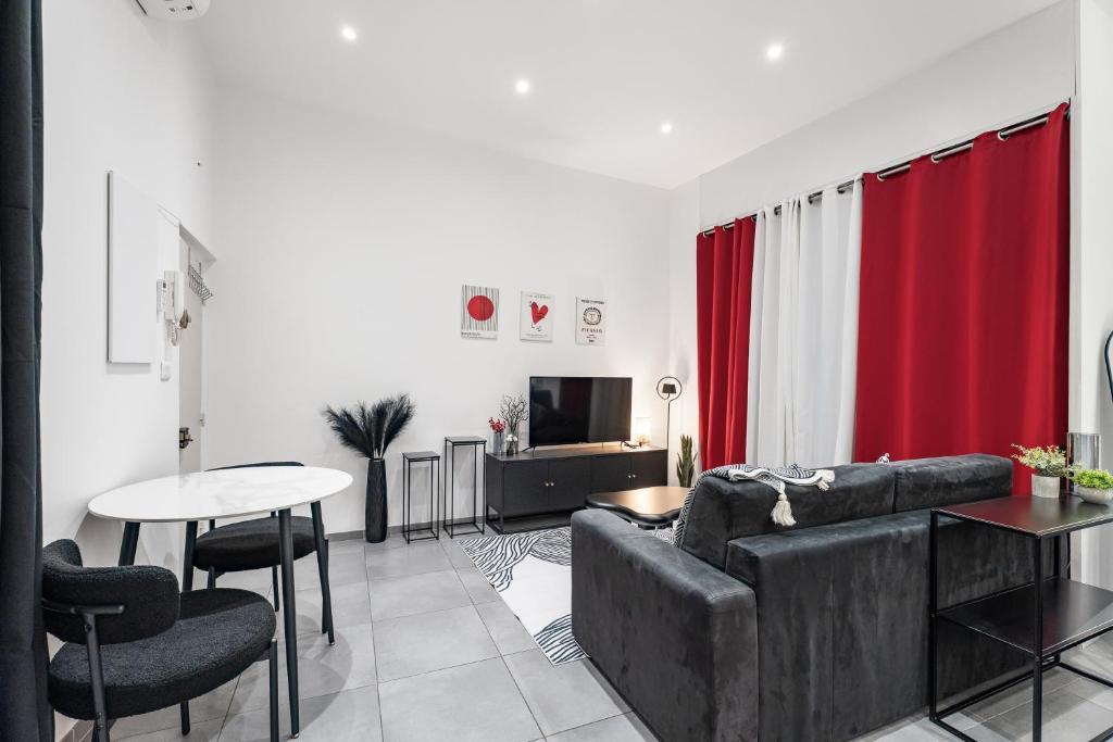Nice Renting - GALLO - New Modern Loft Old Town Massena - 3