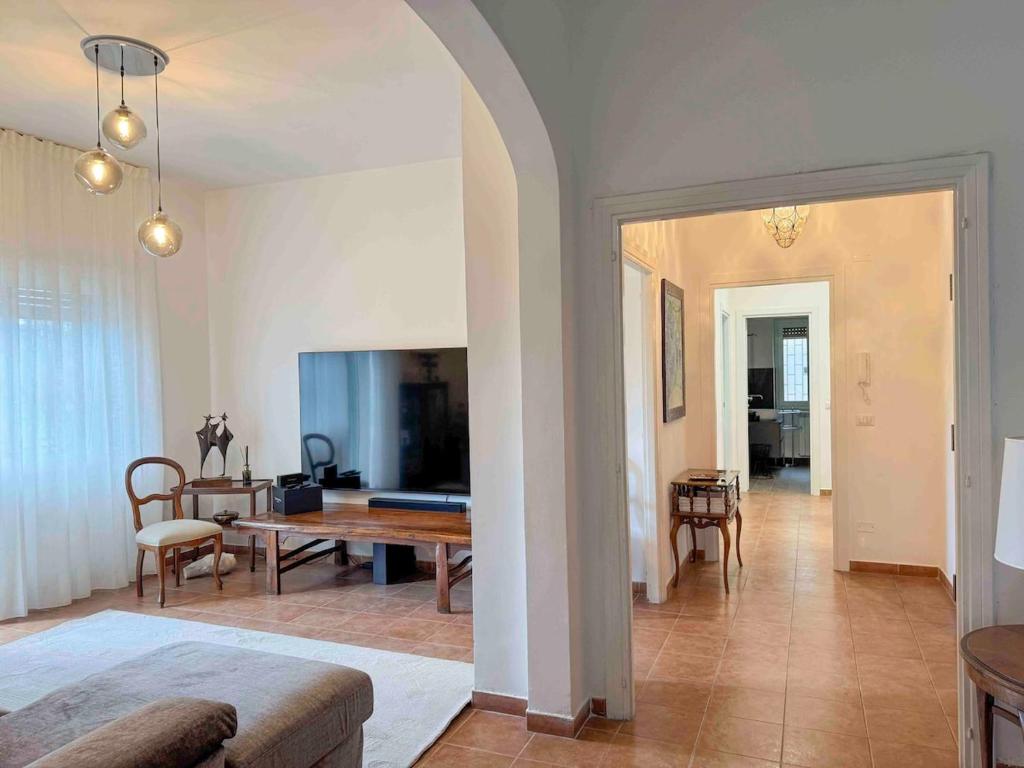 120 sqm Elegance in Rome with Private Parking - 1