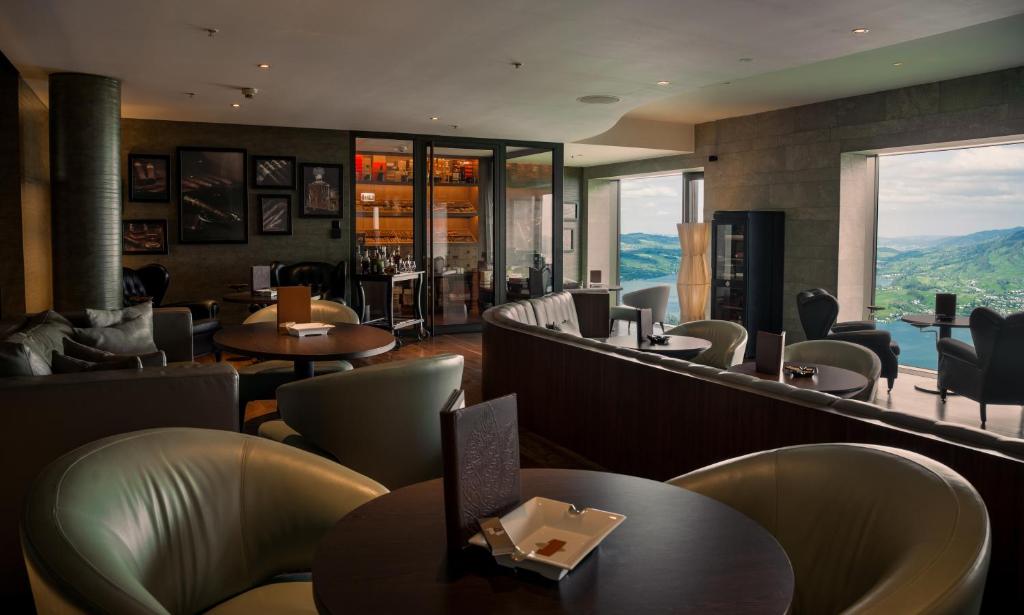 Bar/lounge