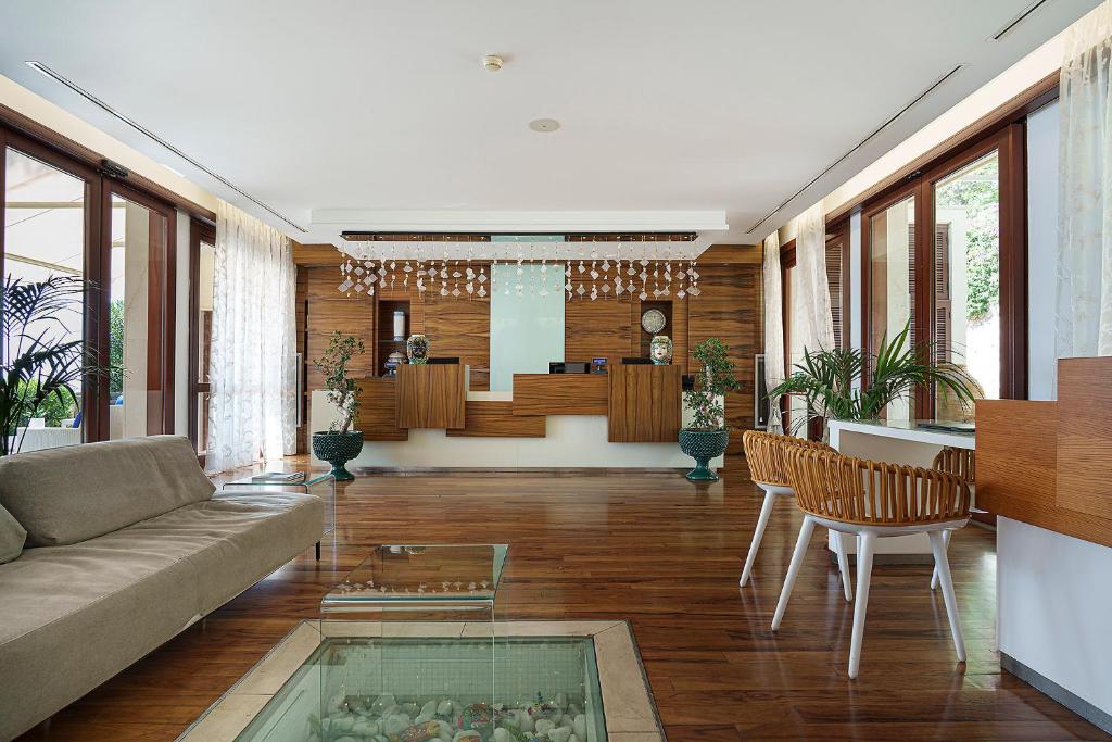 ラ プラージ ホテル (La Plage Resort) フロント・ロビー