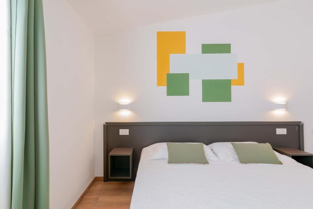 Admayora Guest House - 1