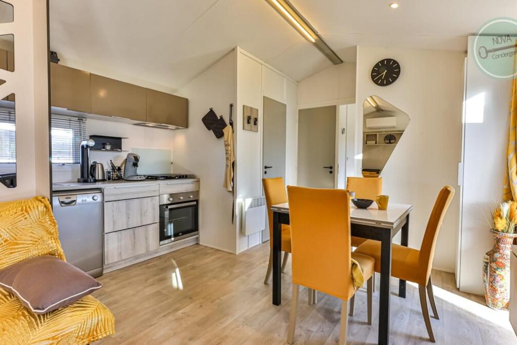 Mobil-home dans parc résidentiel - 5