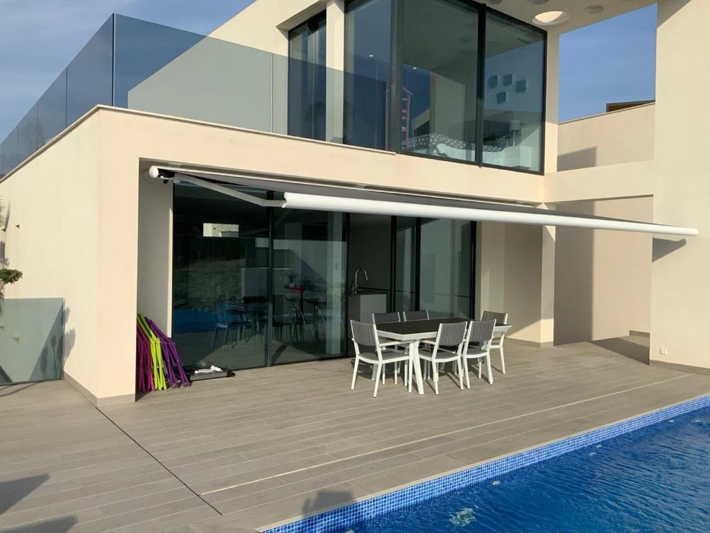 Modern villa with see view - 4