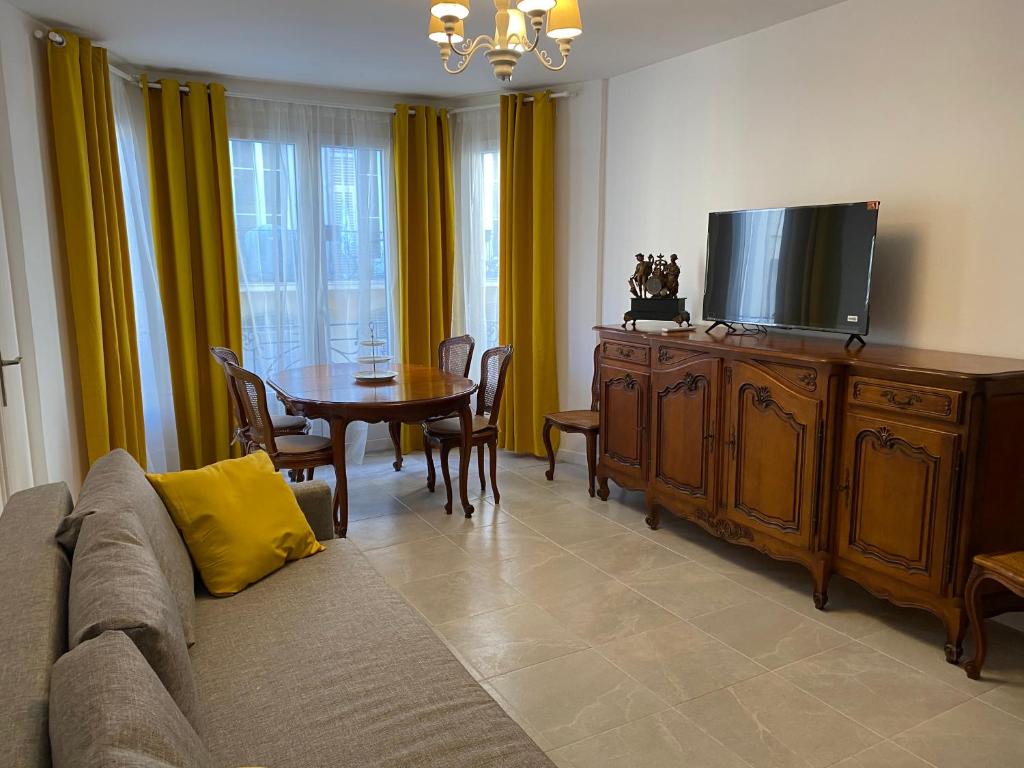 Cosy Nice Promenade des Anglais Beach Apartment parking - 5