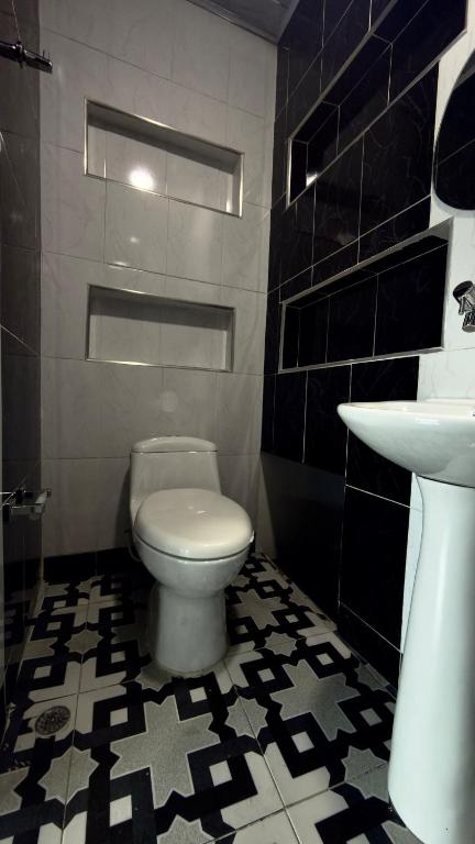 Apartamento moderno y tranquilo de 2 dormitorios en El Restrepo, con WiFi y parking - 2