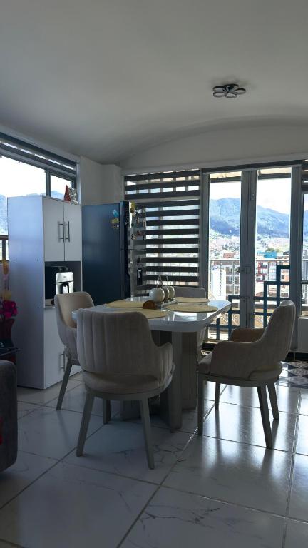 Apartamento moderno y tranquilo de 2 dormitorios en El Restrepo, con WiFi y parking - 4