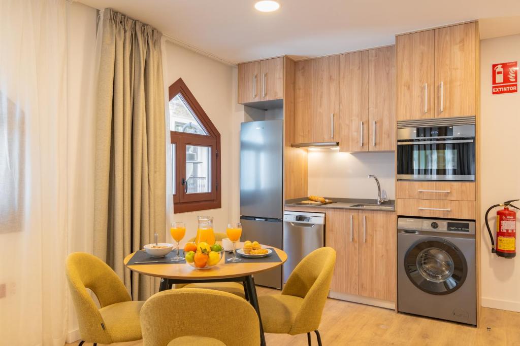 Feelathome Atarazanas Apartments - 5