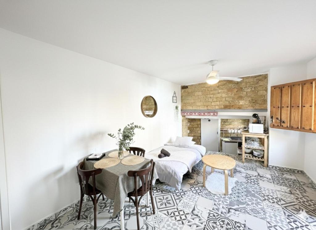 Precioso apartamento con a/a en Ruzafa con terracita privada y acceso a un jardín, para 2-3 personas - 5
