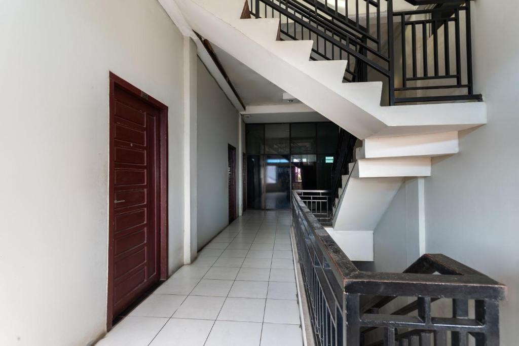 フロント・ロビー