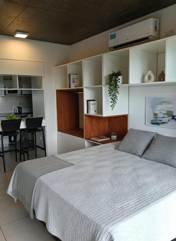 Departamento Excelente Ubicacion -Balcón con vista Plaza San Martin - Pileta- - 2