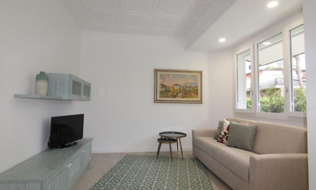 Bright villa with garden in Lignano Pineta - 4