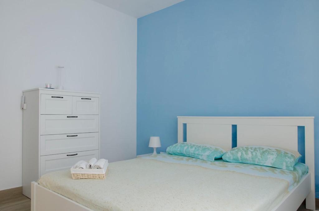Home with Sea View Terrace Santa Maria del Focallo Beach - 5
