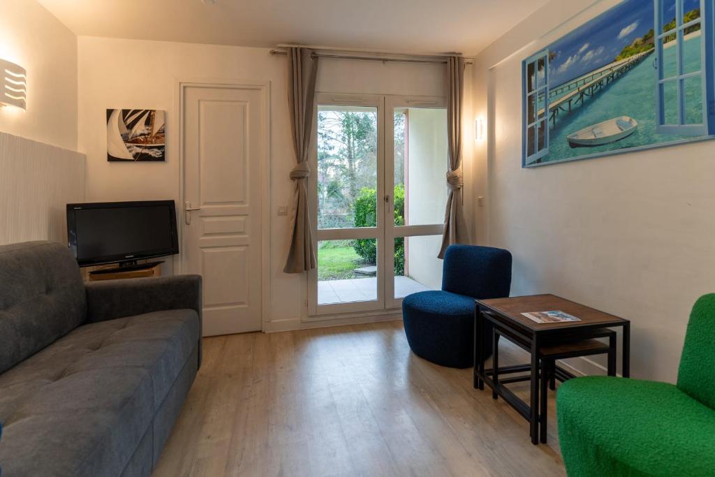 Appt rez de jardin 6 personnes avec piscine tennis et parking gratuit 21 - 3