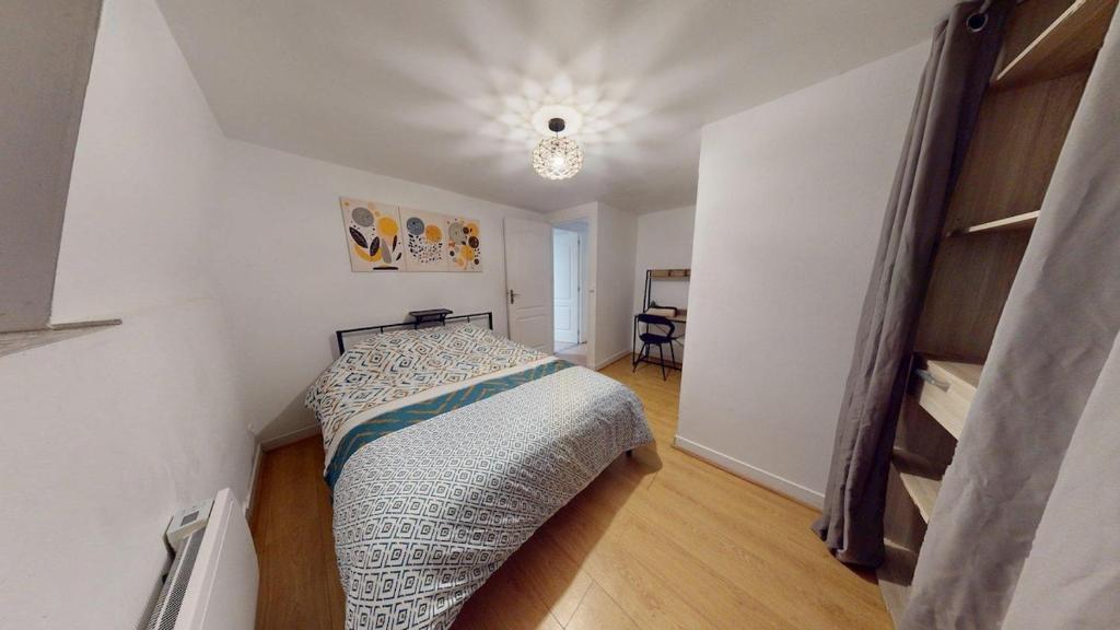 Beautiful 3-bedroom apartment on Rue René Baheux - 4