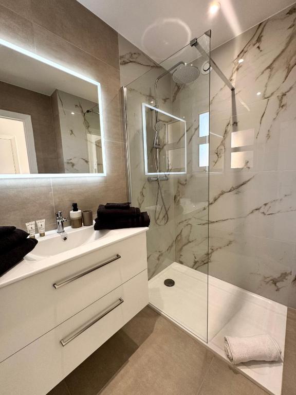 Studio lumineux VUE MER - NEUF entre Monaco-Menton - WIFI - 2