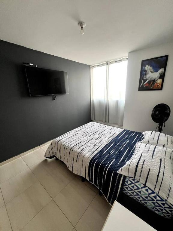 Apto Moderno y Amplio con Piscina con 3 habitaciones - 1