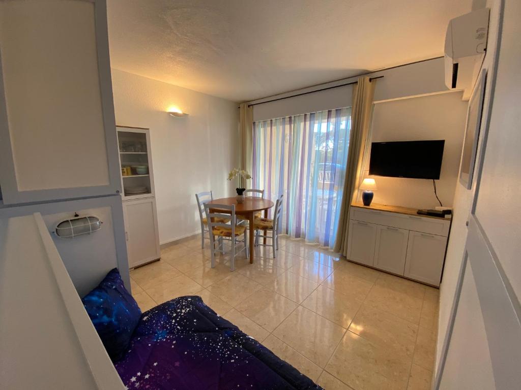 Joli studio climatisé au Port de Hyères - Proche Plages et Commerces - Linge de maison fourni - 4