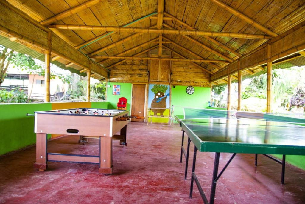 CABAÑA TIPO CAMPING , PISCINA, PUENTES DE AVENTURA, GRANJA baño compartido - 2