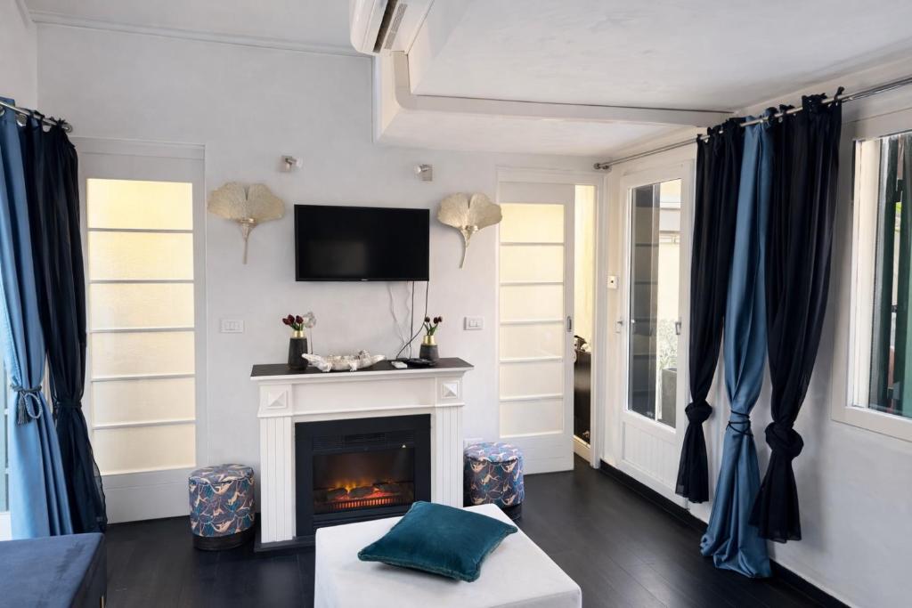 Entire Loft in Via Margutta 2BR -2BA Private steam bath Inside The loft - 3