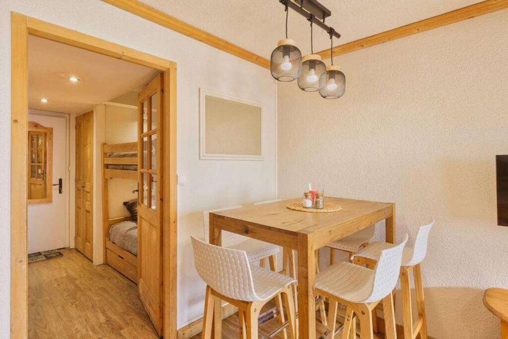 La Verte Appart 2CH familial 5mn pistes Vue Parking - 5