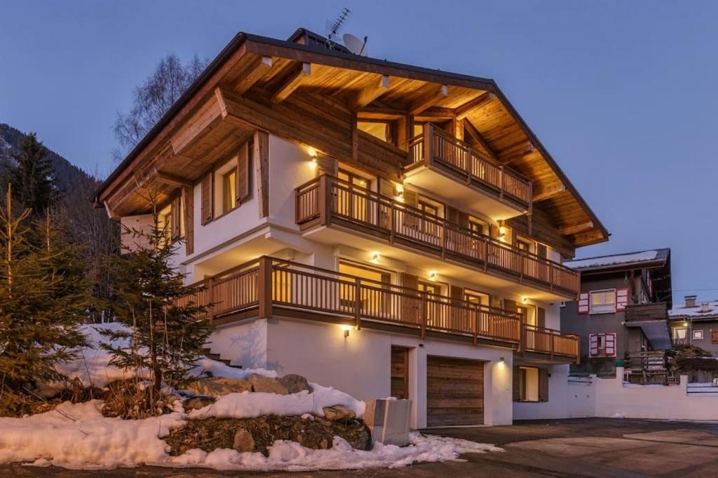 Jacaranda3 Sublime 6pax Vue MtBlanc Central Parking - 3