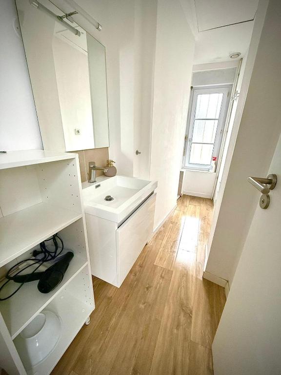 Large Elegant Duplex - 5 BR - City Center - AC - 5