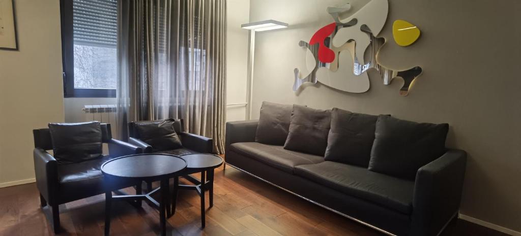 Calm & Central Two Bedroom Apartment - 5