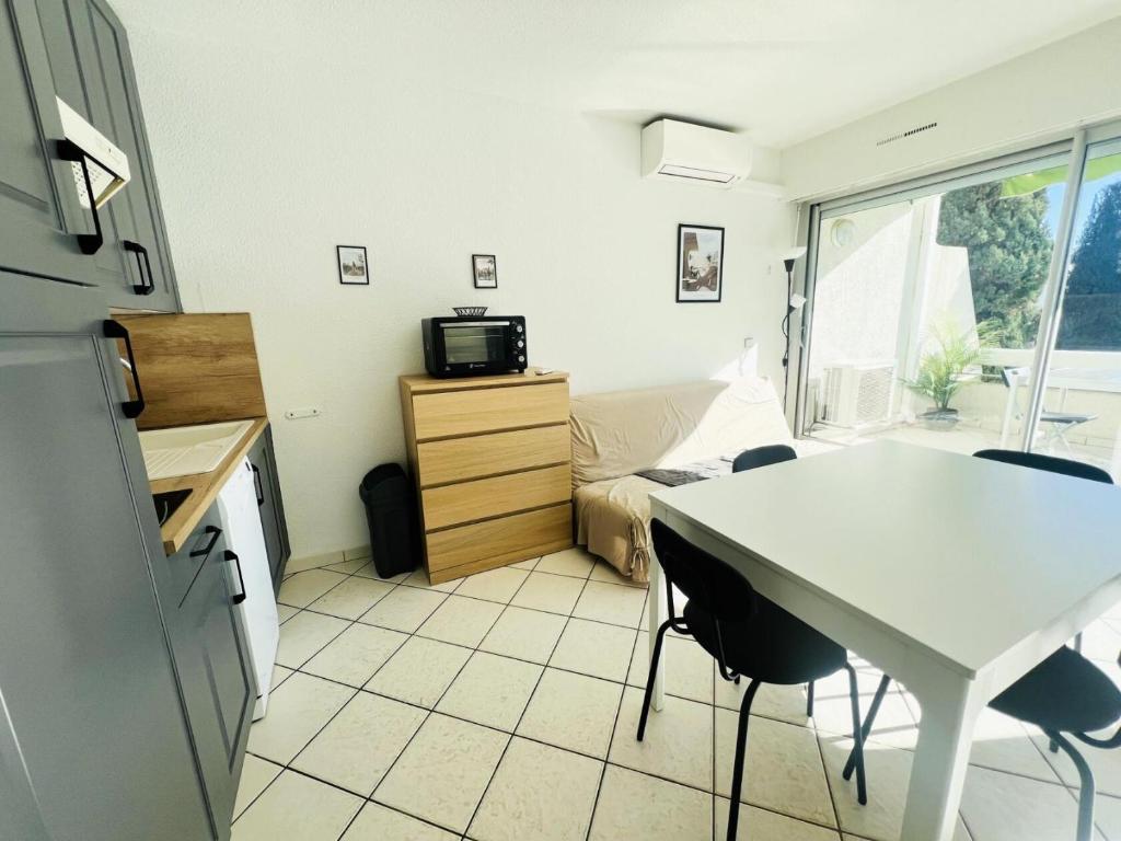 Port Vincent - Appartement dans résidence avec piscine MAE-1114 - 5