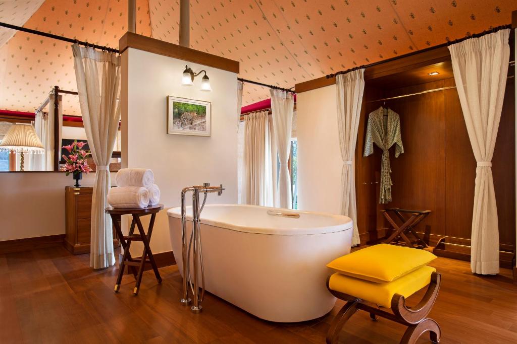 The Oberoi Sukhvilas Spa Resort, New Chandigarh photo