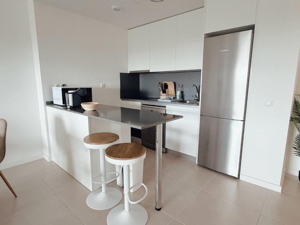 Elegant apartment with pool and parking by beBalmy - 2