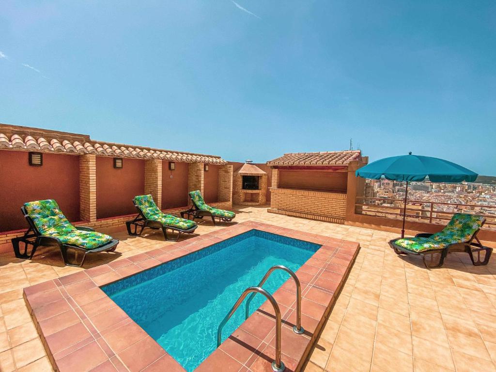 Nuevo Ático con Piscina Privada y Vistas al Mar - 1