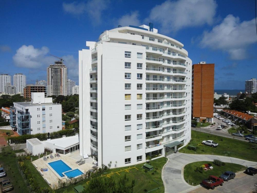 Piso 7 con vista a Playa Brava, Piscina y sauna - 1