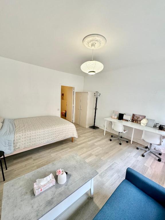 Le Berri Chic Studio-Steps from Champs-Élysées - 2