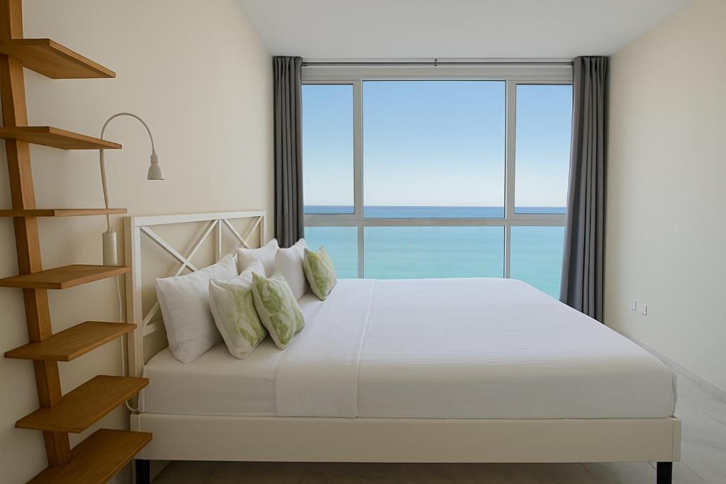 The Pearl with Private Beach Access - 4