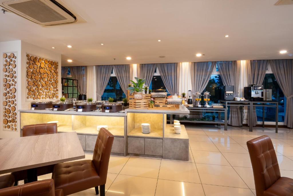 ワン パシフィック ホテル (One Pacific Hotel)