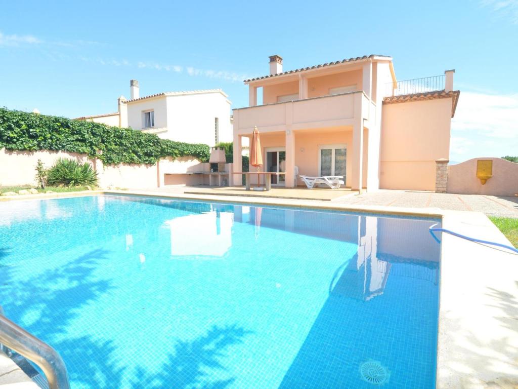Casa espaciosa con piscina privada, WiFi y barbacoa a 15 minutos de la playa en Torroella de Montgrí - HISP-7-19 - 1