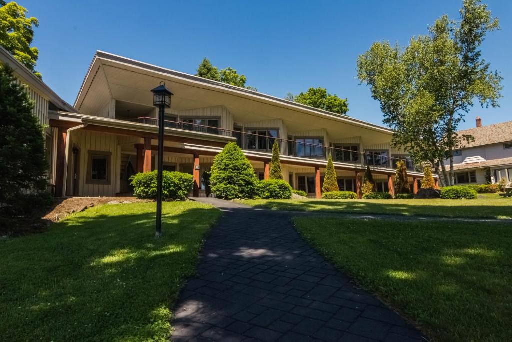 Winwood Inn & Condominiums photo