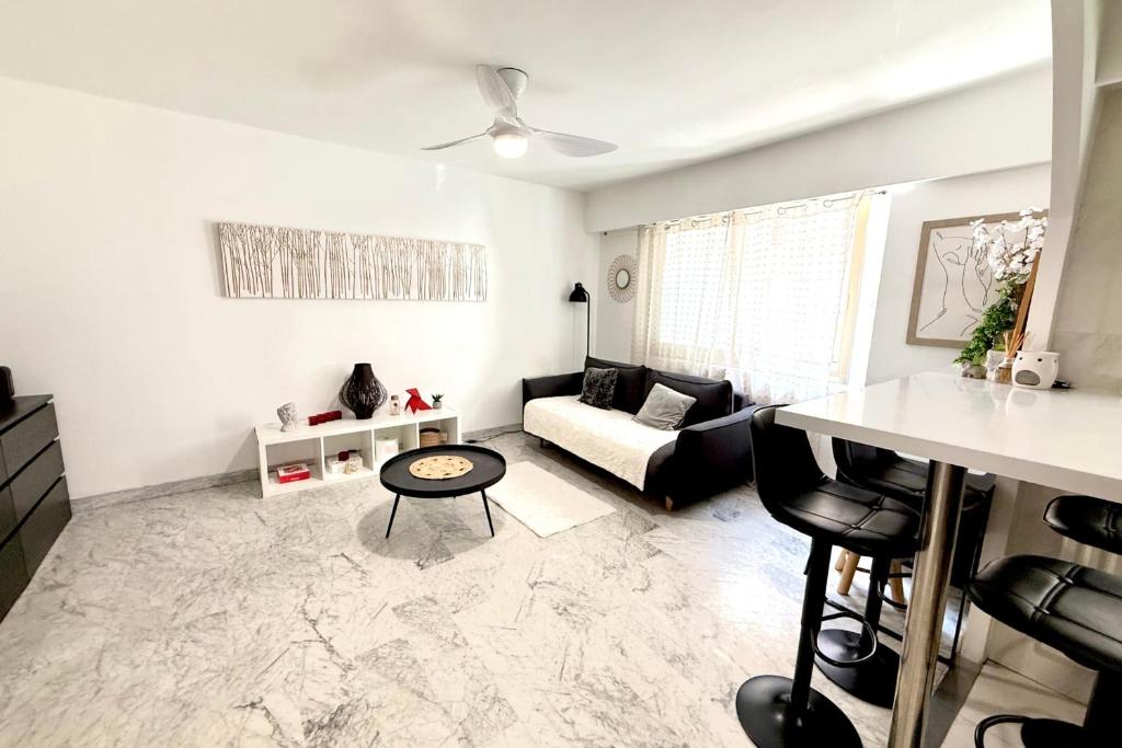 Juan-les-Pins close to the sea apartment sleeps 4 - 4