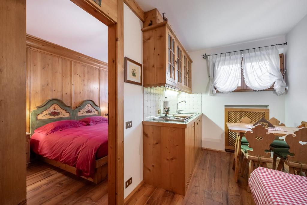Cozy basement flat just few steps from centre - 4