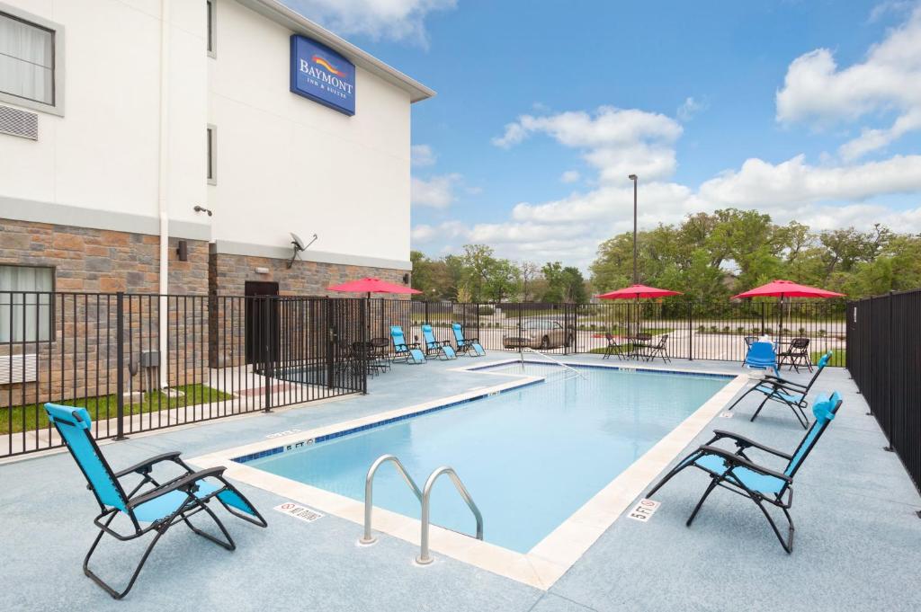 Baymont by Wyndham College Station photo