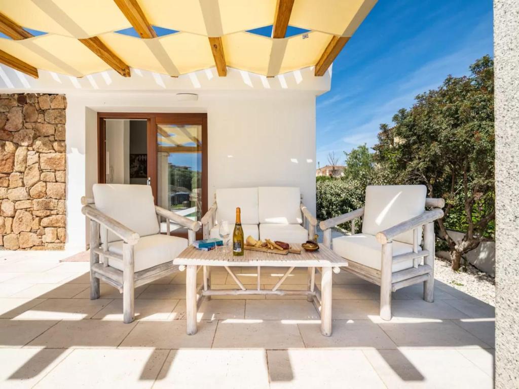 Elegant villa with private pool in San Teodoro - 1