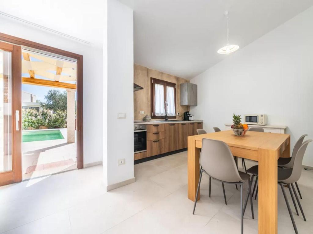 Elegant villa with private pool in San Teodoro - 3