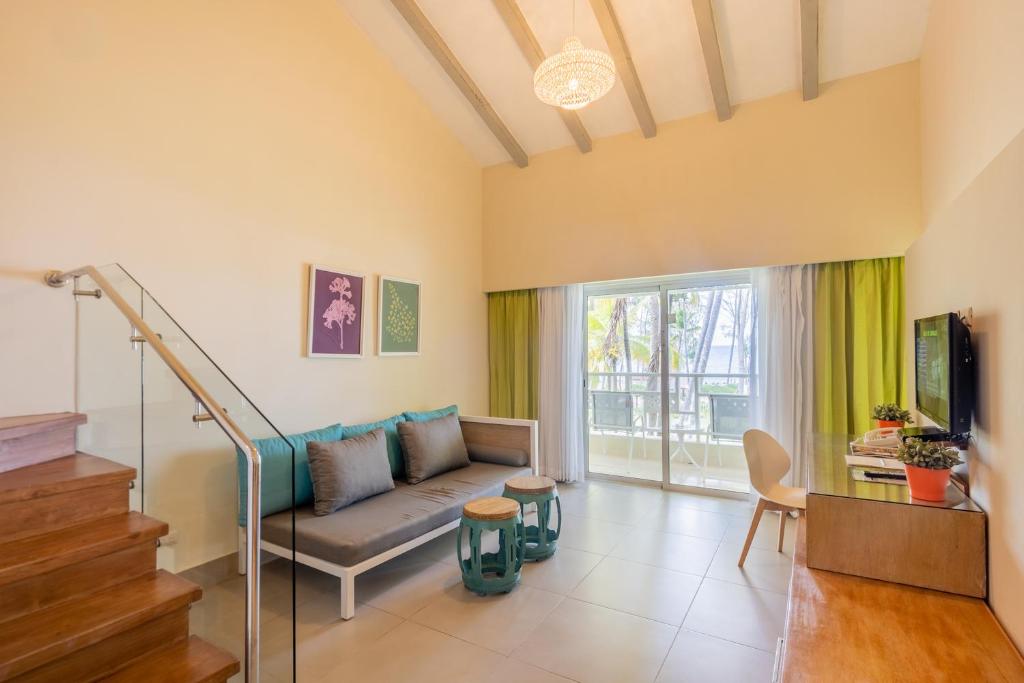 Vista Sol Punta Cana Beach Resort & Spa - All Inclusive — Hotel rooms in Bavaro, La Altagracia