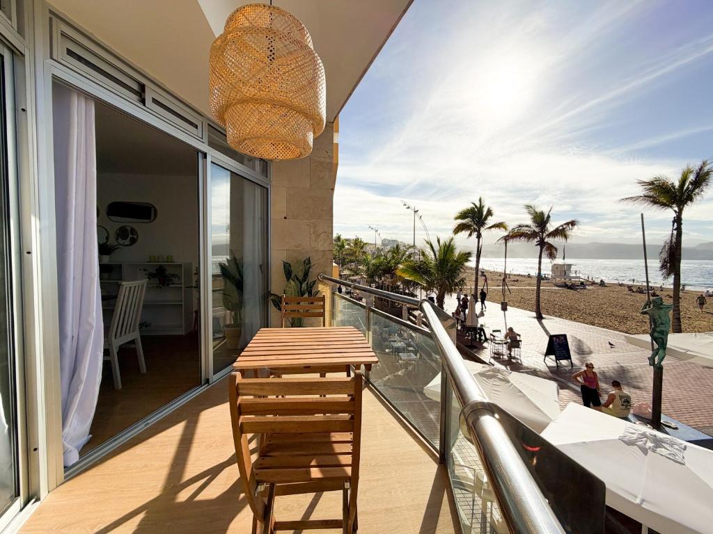 Beachfront Las Canteras 78 - 2