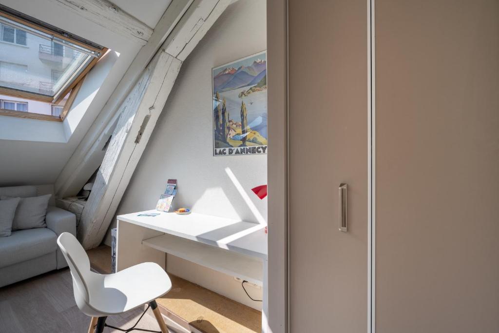 Studio sous les toits Annecy Centre-Ville - 4