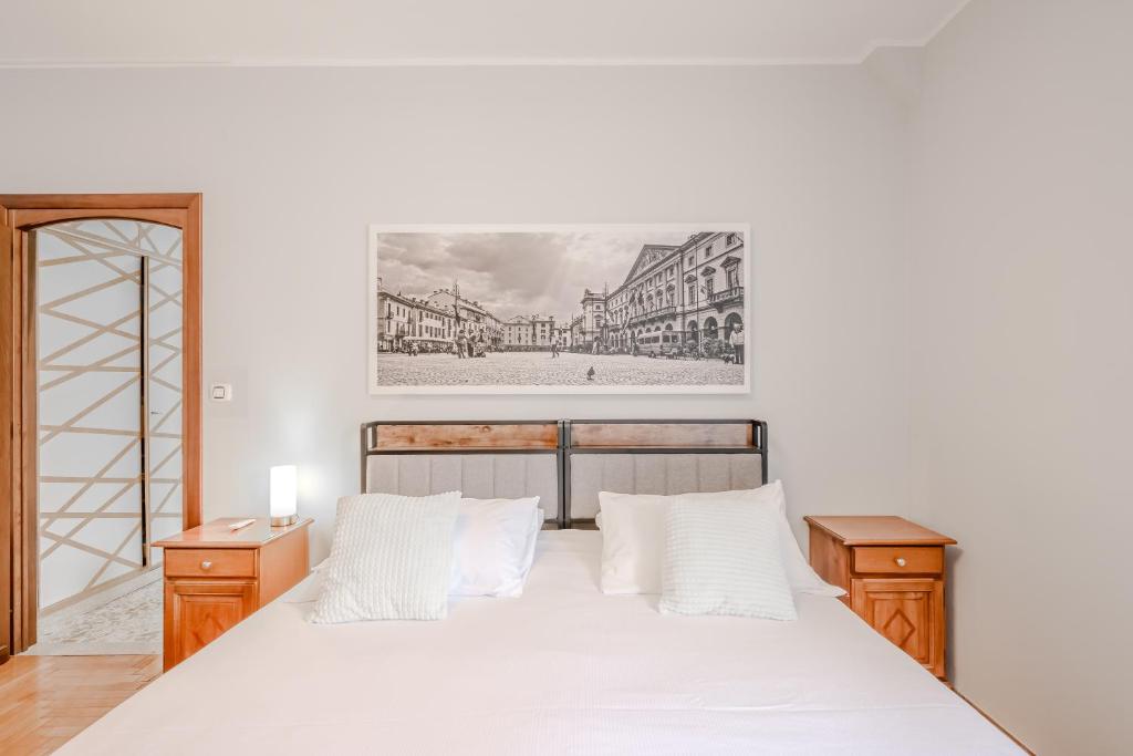 Le Lion Apartments - Darius - 3